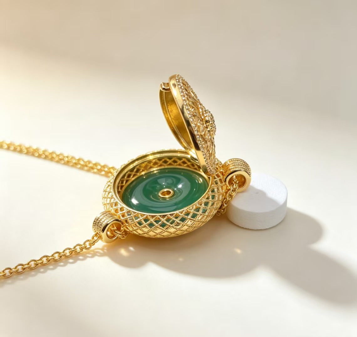Gold Openwork Green-Jade Aromatherapy Locket Necklace