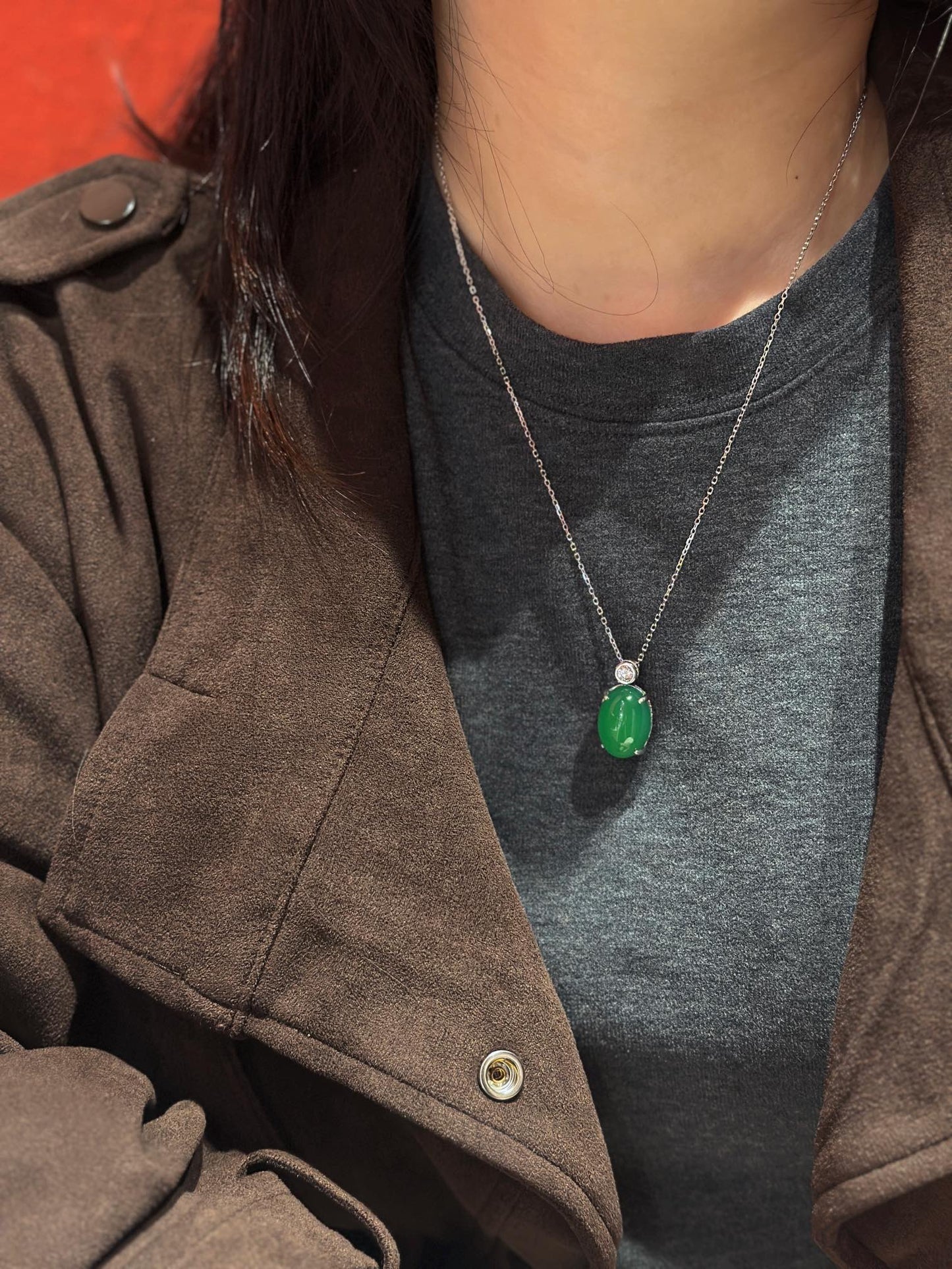 Chalcedony Cabochon Pendant Necklace (JN31223105)
