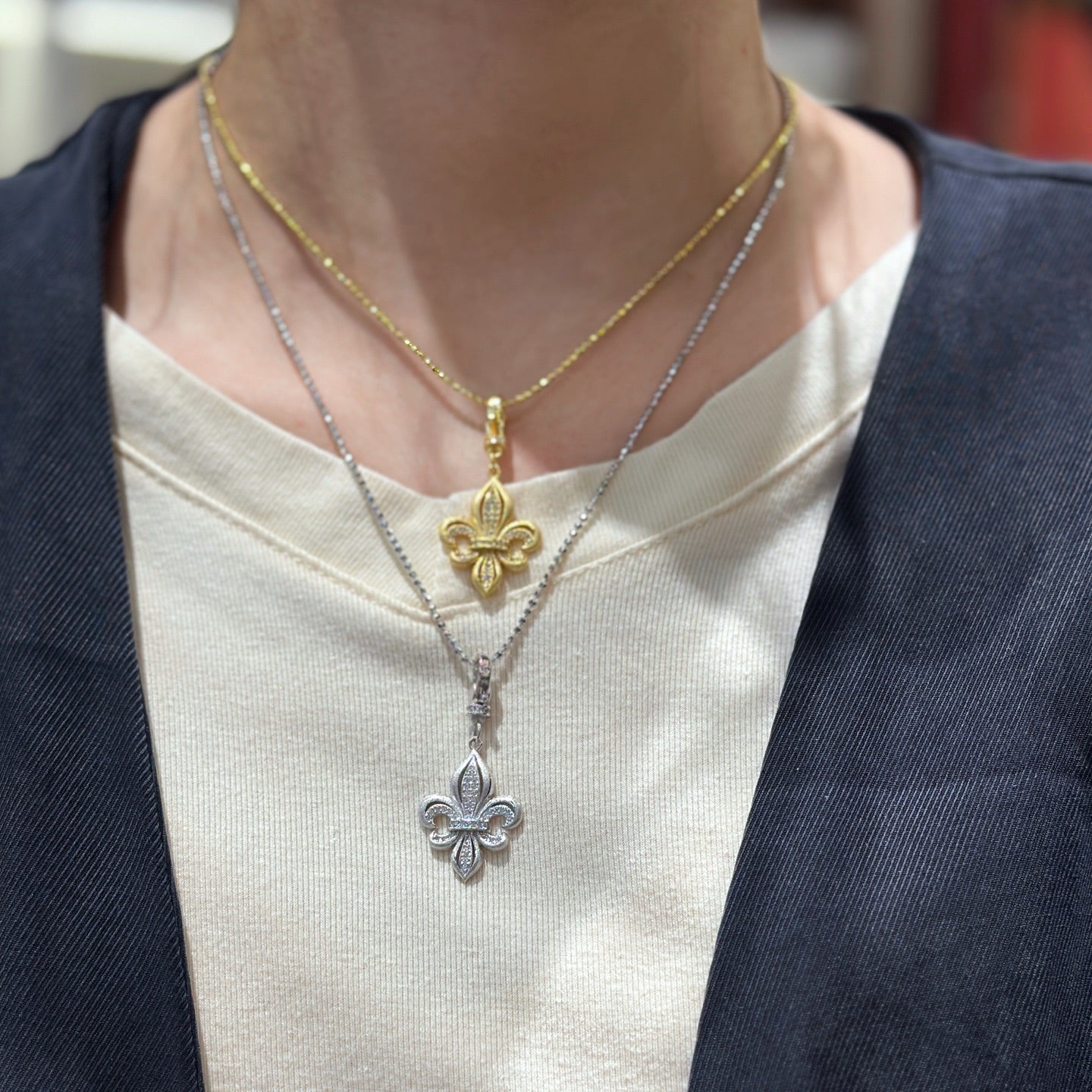Brushed Flower Pendant Necklace (JP10388)