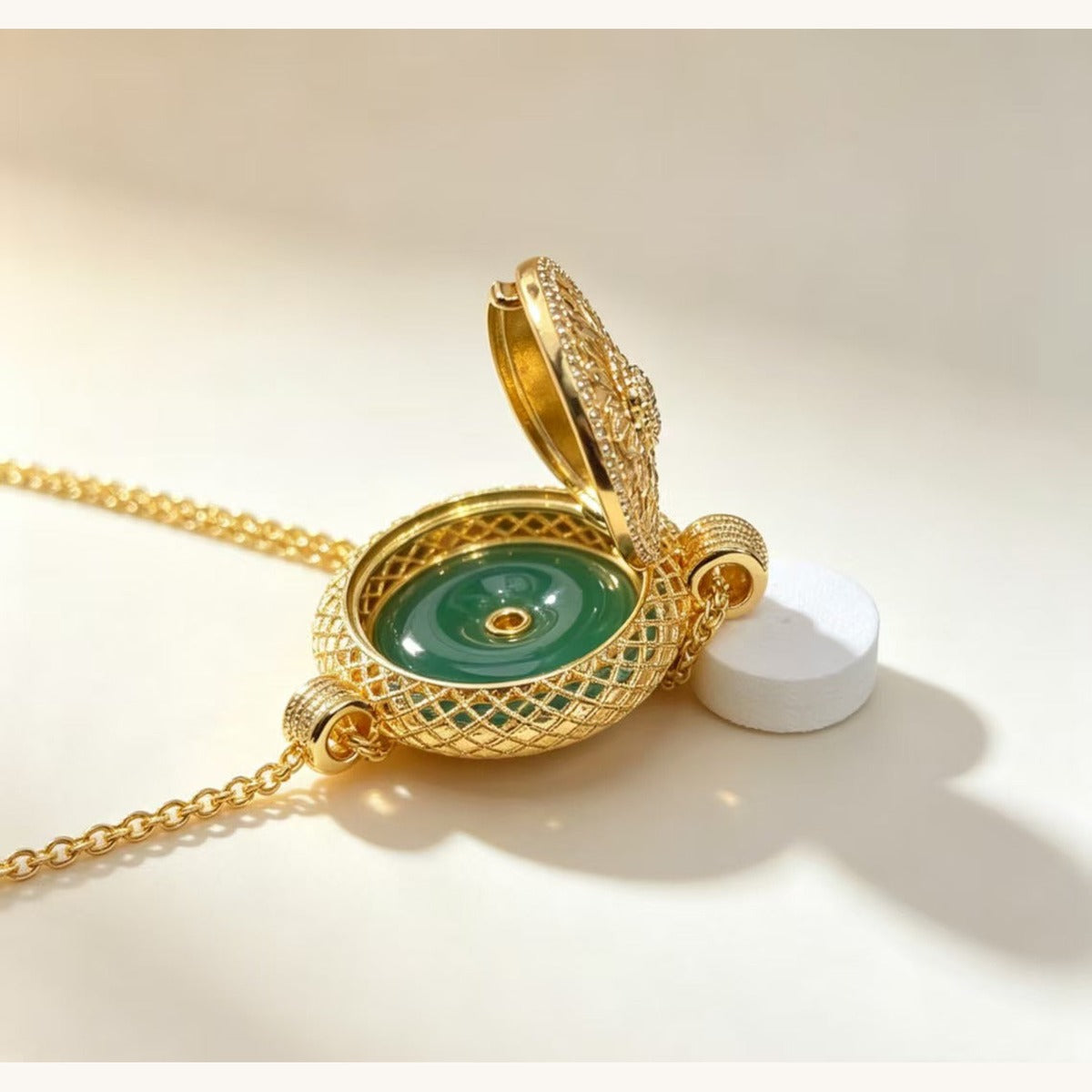 Gold Openwork Green-Jade Aromatherapy Locket Necklace