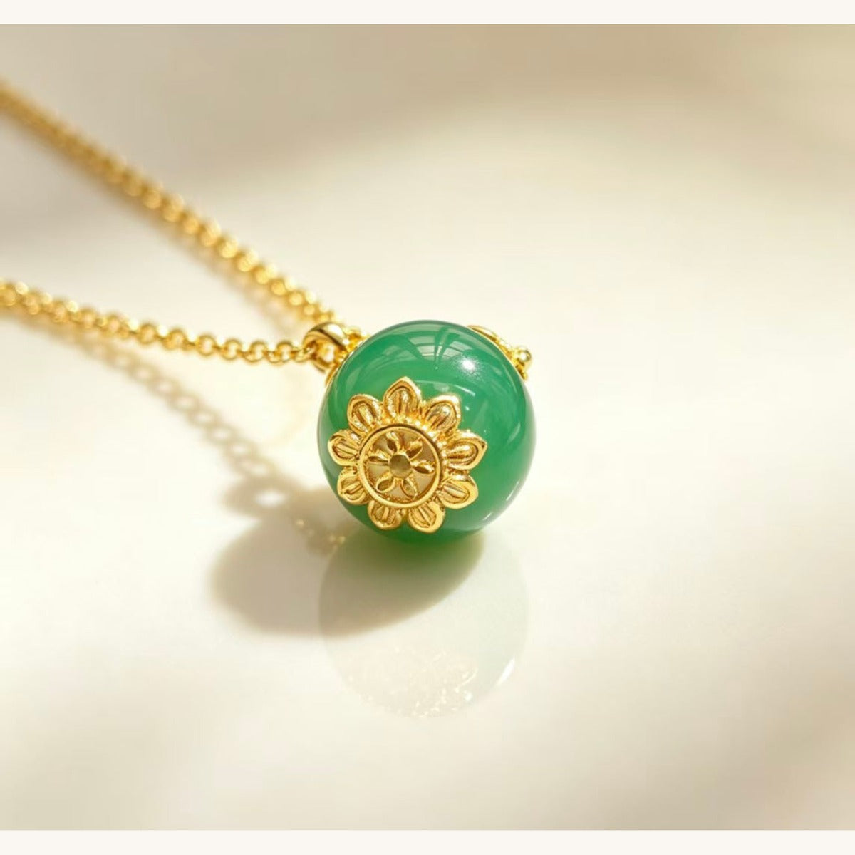 Green Jade Bead Flower Pendant Necklace