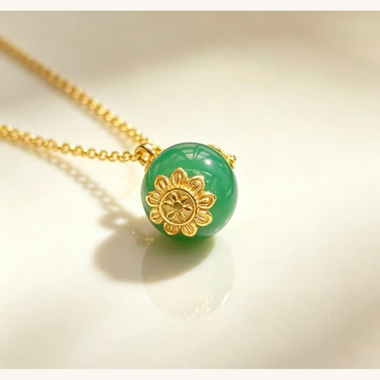 Green Jade Bead Flower Pendant Necklace