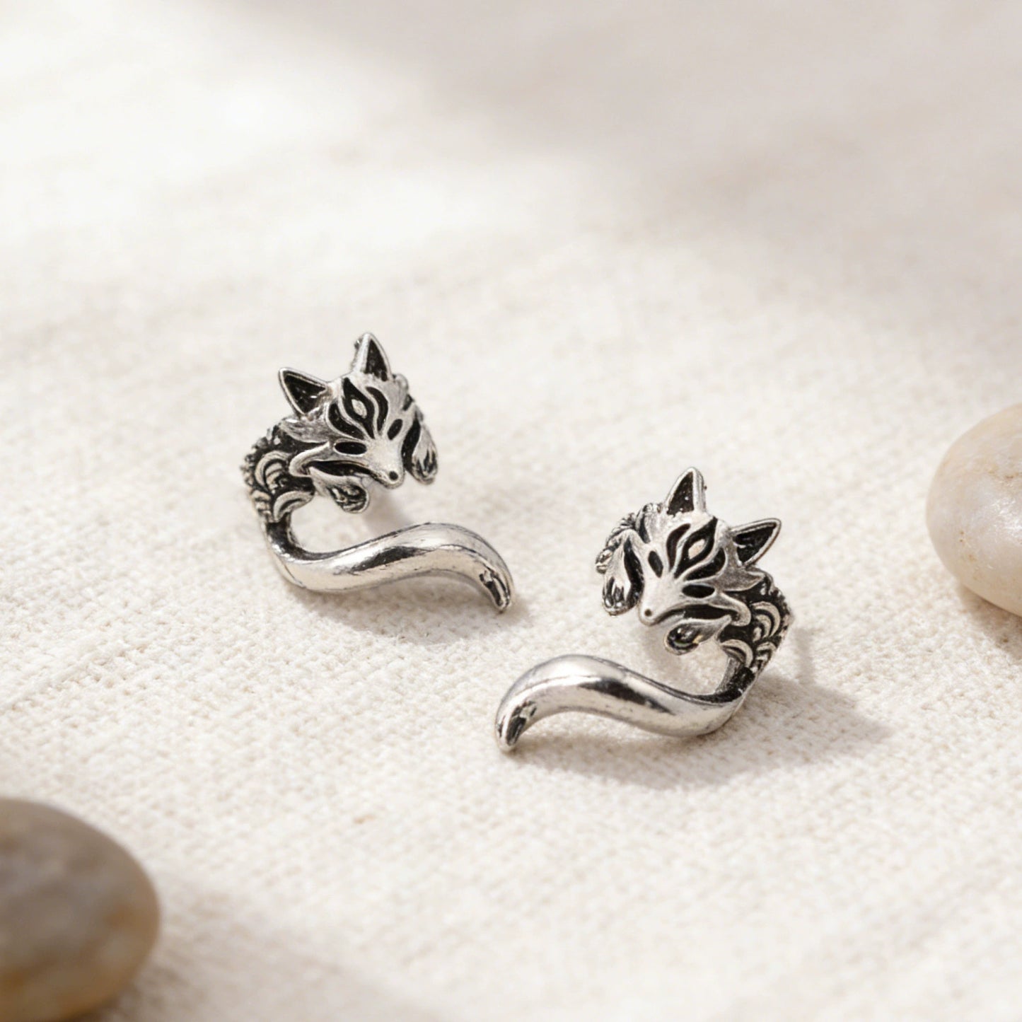 Vintage Fox Ear Clip Earrings – Cute Animal Ear Cuff, Retro Gold Metal Non-Piercing Ear Jewelry