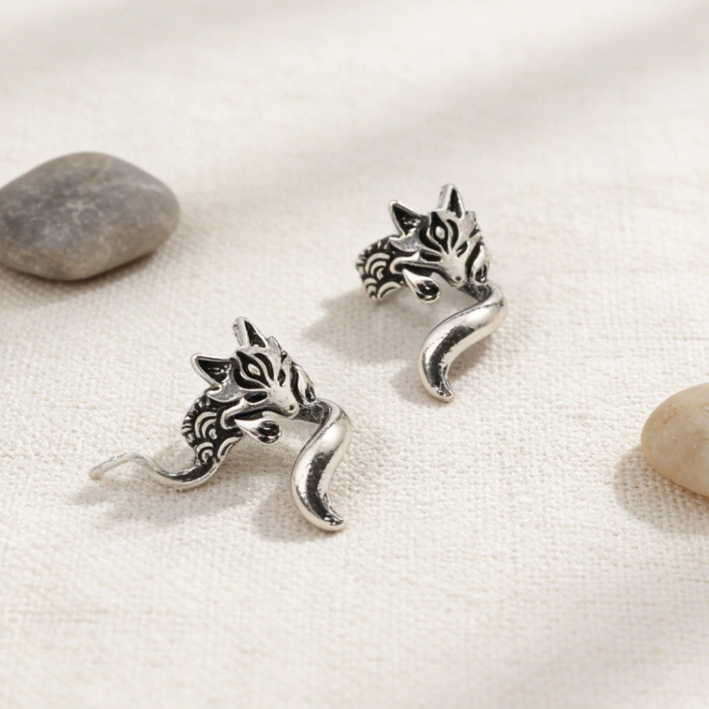Vintage Fox Ear Clip Earrings – Cute Animal Ear Cuff, Retro Gold Metal Non-Piercing Ear Jewelry