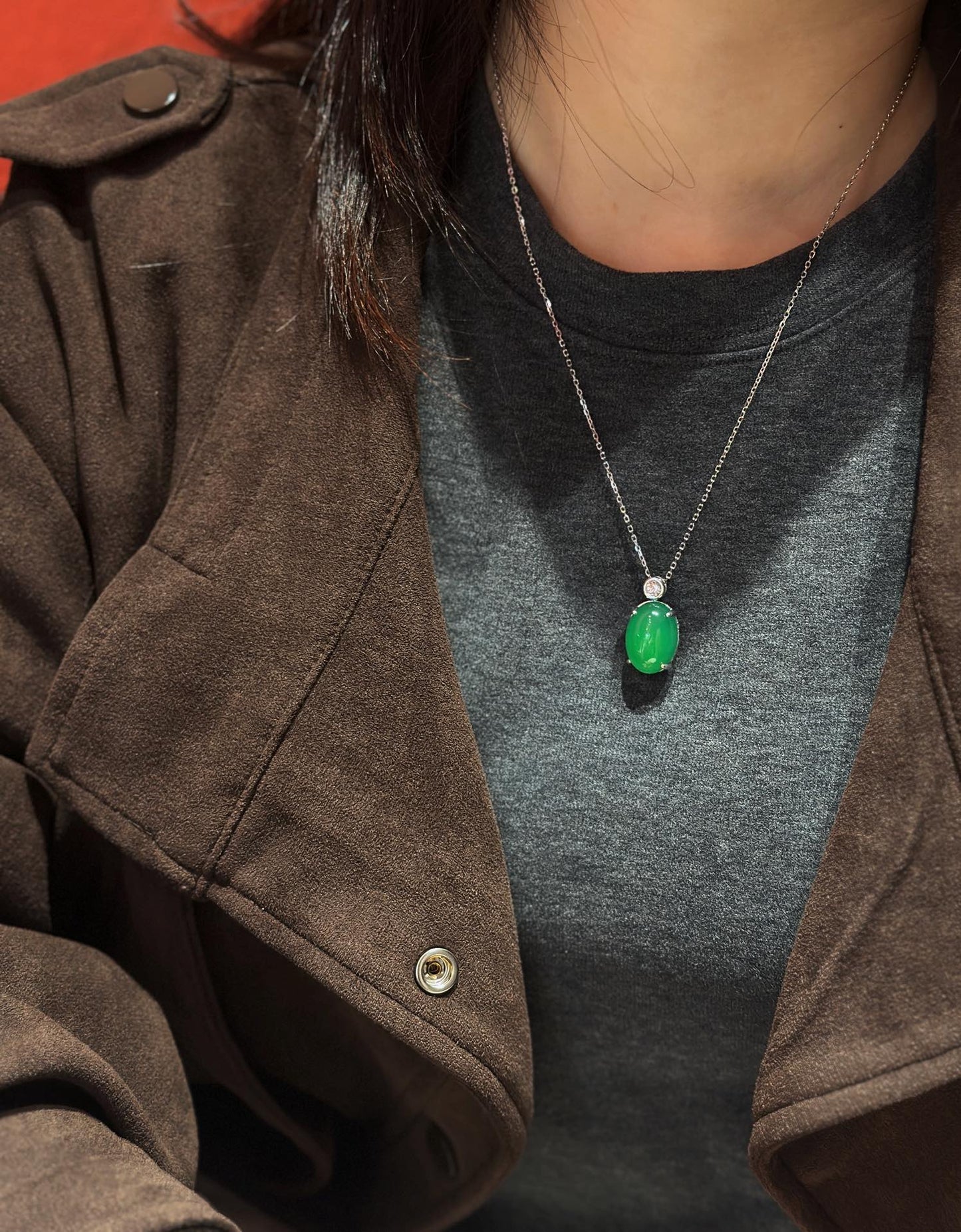 Chalcedony Cabochon Pendant Necklace (JN31223105)