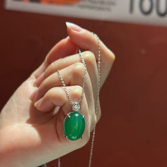 Chalcedony Cabochon Pendant Necklace (JN31223105)