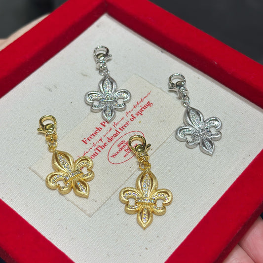 Brushed Flower Pendant Necklace (JP10388)