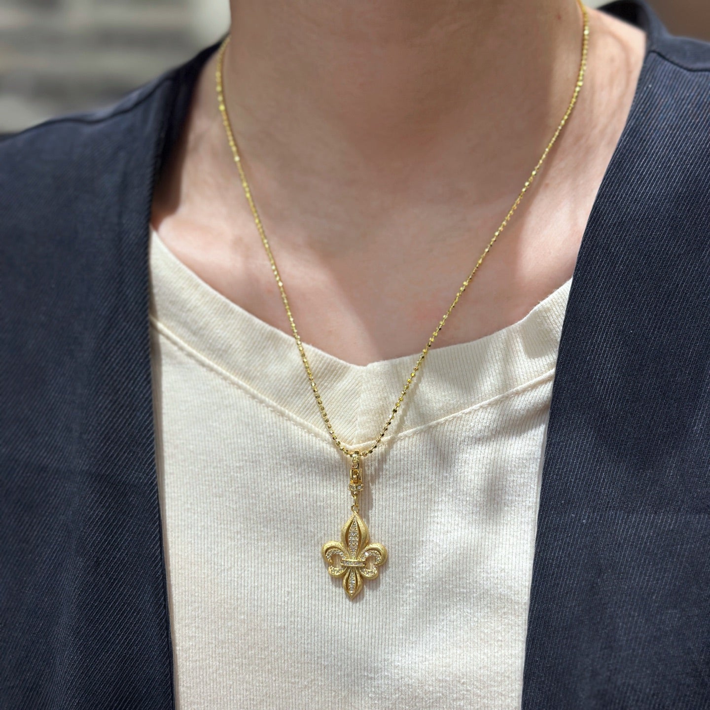 Brushed Flower Pendant Necklace (JP10388)