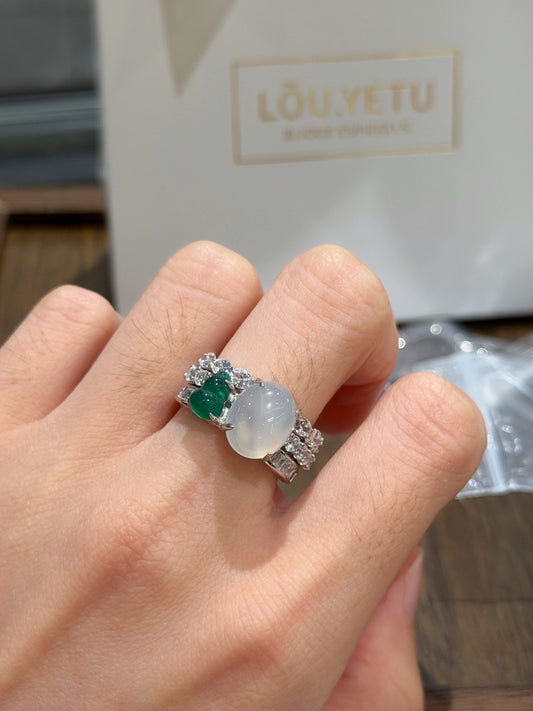 Chalcedony Gourd Cabochon Pavé Ring (JR6120)