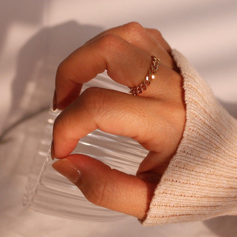 Dainty Gold Chain Ring: Minimalist Statement Jewelry