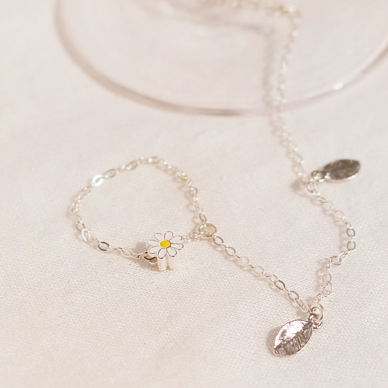 Sterling Silver Daisy Ring Bracelet: 925 Silver Hand Chain