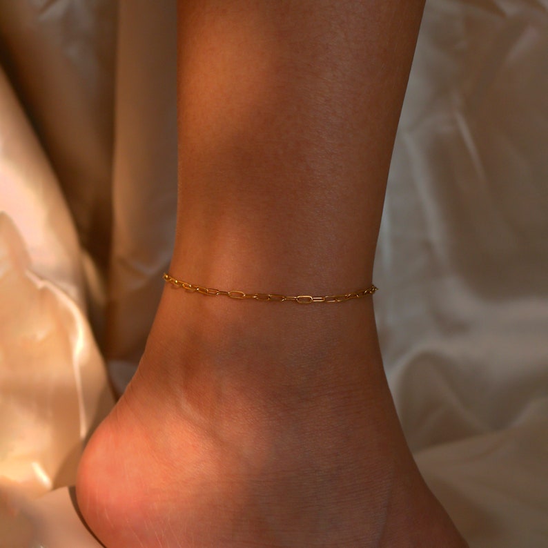 Minimalist Clip Chain Anklet: 16K Gold Plated Layering Anklet