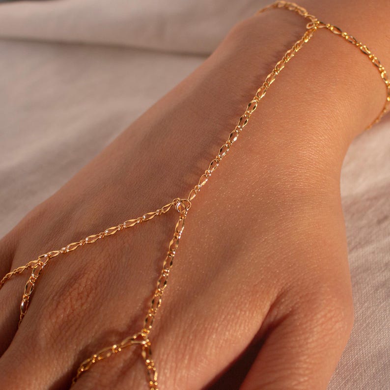 16k Gold Plated Double Ring Chain Bracelet: Party Body Jewelry