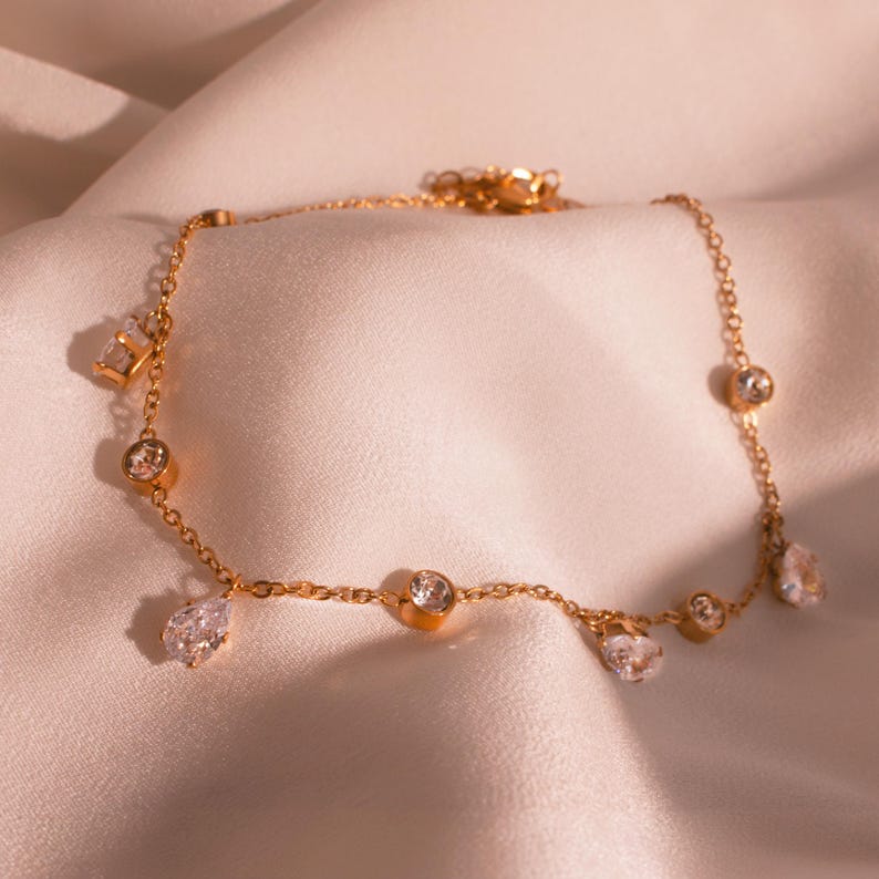 Gold Cubic Zirconia Anklet: Teardrop Crystal Ankle Bracelet