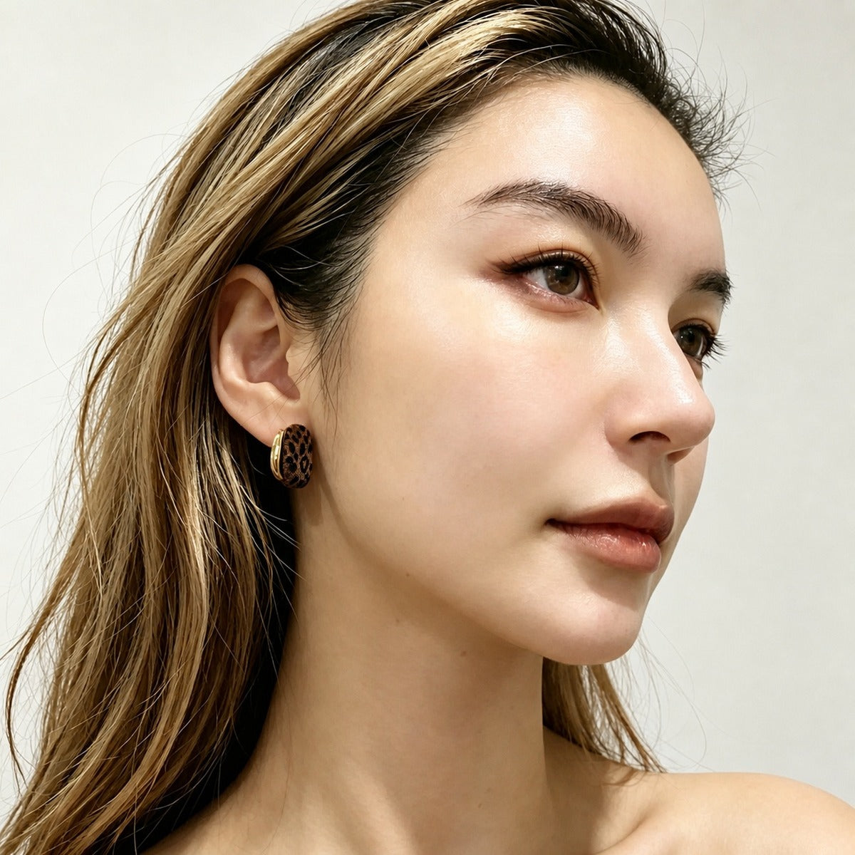 Leopard Enamel C-Hoop Earrings